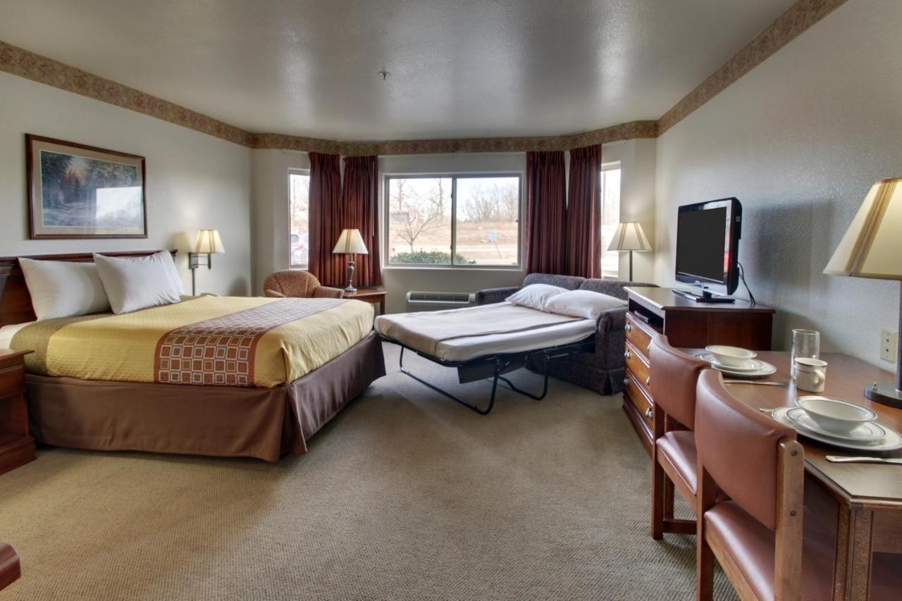 All Towne Suites Saint Robert Eksteriør bilde