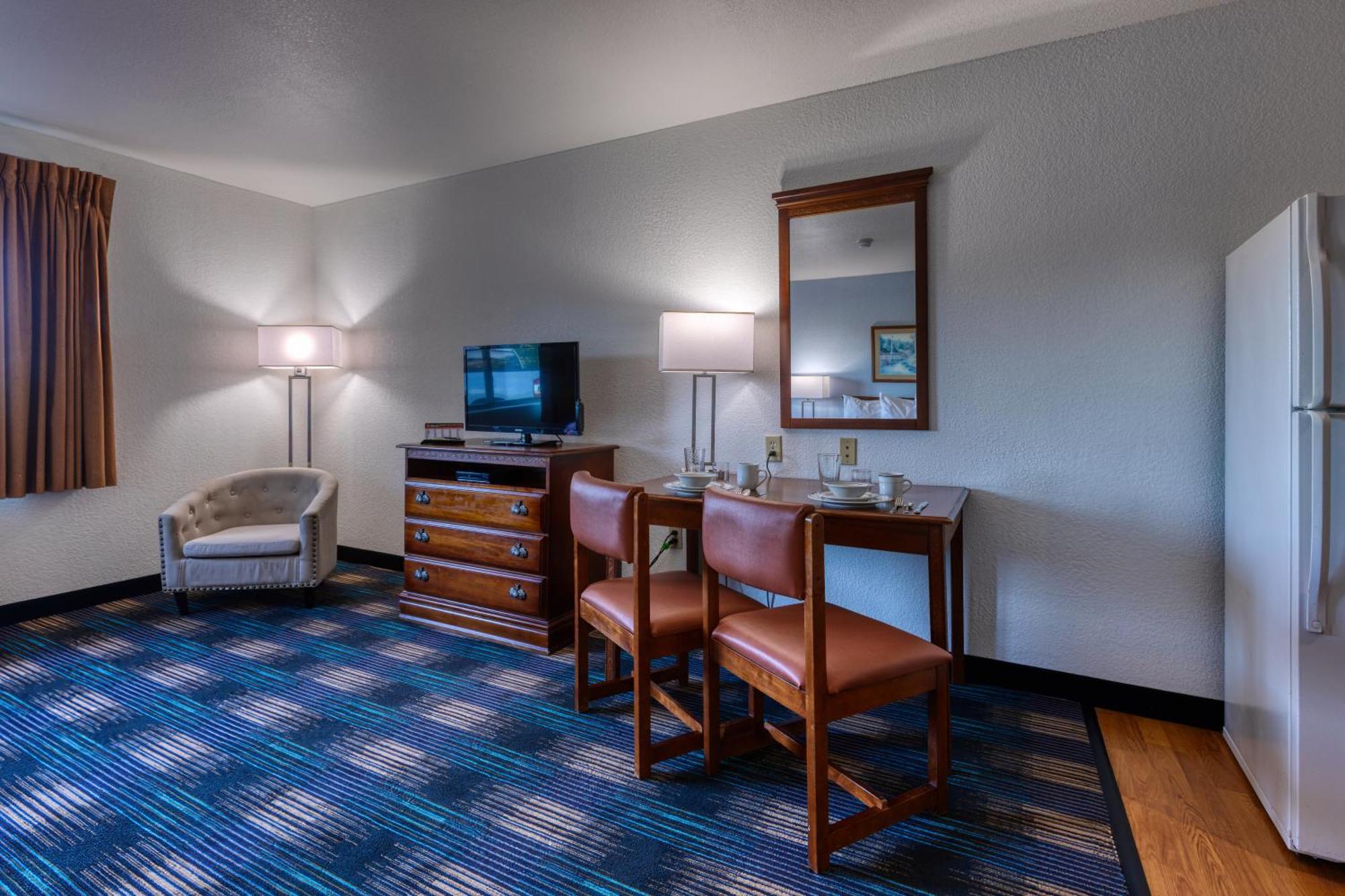 All Towne Suites Saint Robert Eksteriør bilde