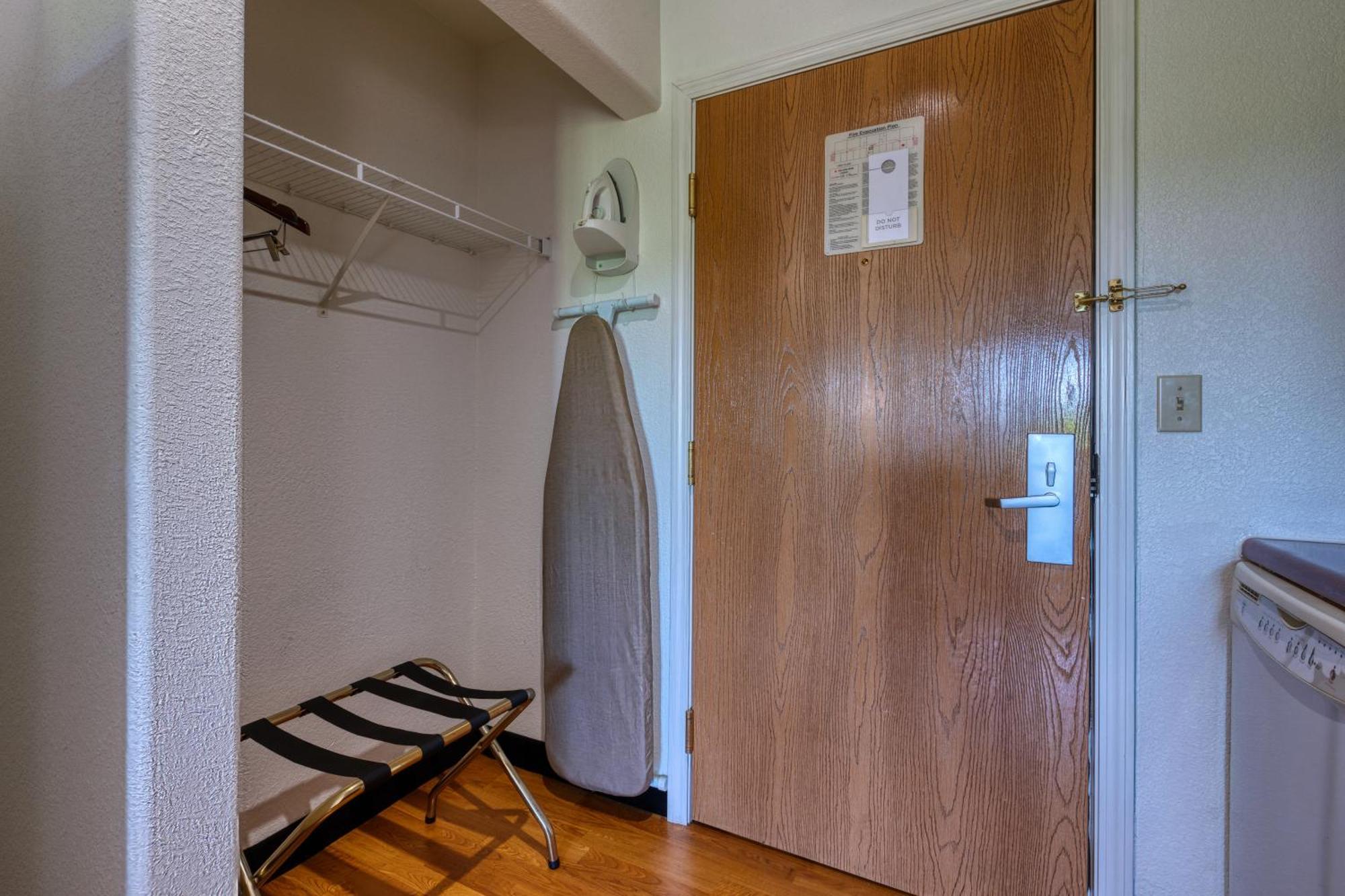 All Towne Suites Saint Robert Eksteriør bilde