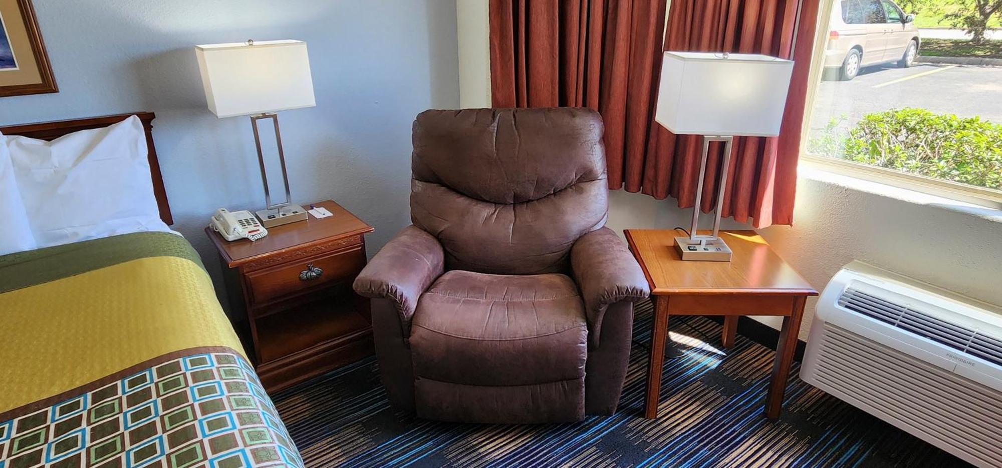 All Towne Suites Saint Robert Eksteriør bilde