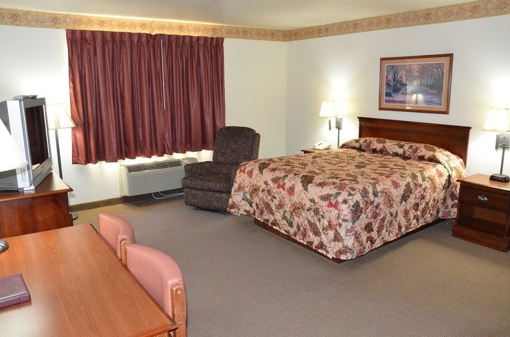 All Towne Suites Saint Robert Eksteriør bilde